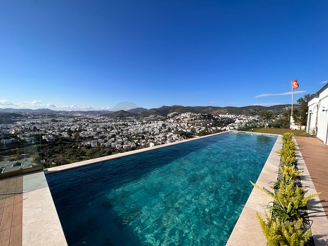 Виллы 5+1 с большим садом в центре Бодрума 