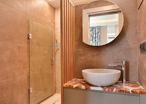 Виллы 5+1 с большим садом в центре Бодрума 