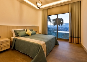 Виллы 5+1 с большим садом в центре Бодрума 