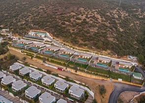 Виллы 5+1 с большим садом в центре Бодрума 