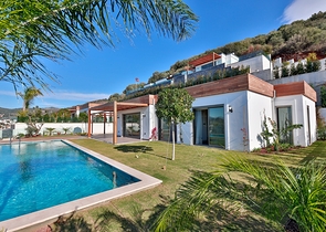 Виллы 5+1 с большим садом в центре Бодрума 