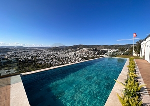 Виллы 5+1 с большим садом в центре Бодрума 