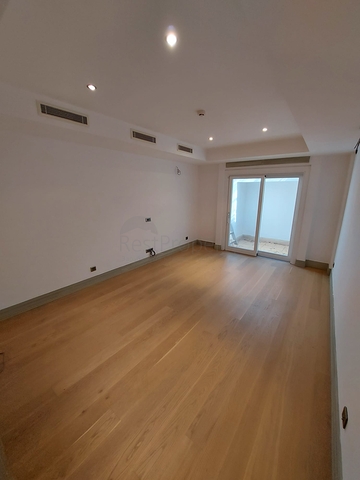 Вилла из натурального камня с шикарным видом на крепость