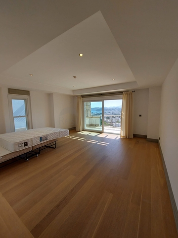 Вилла из натурального камня с шикарным видом на крепость