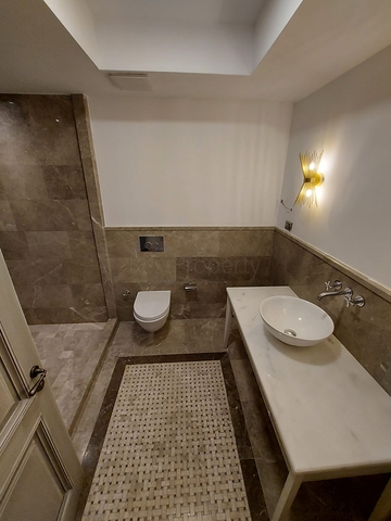 Вилла из натурального камня с шикарным видом на крепость