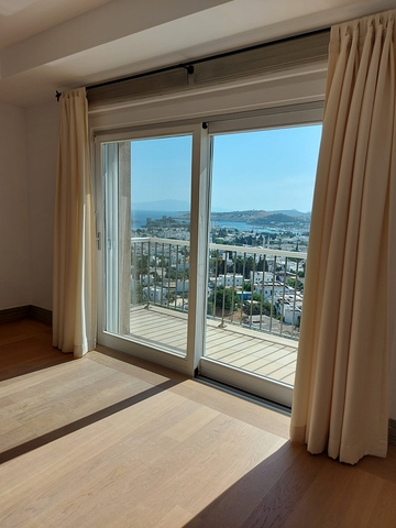 Вилла из натурального камня с шикарным видом на крепость