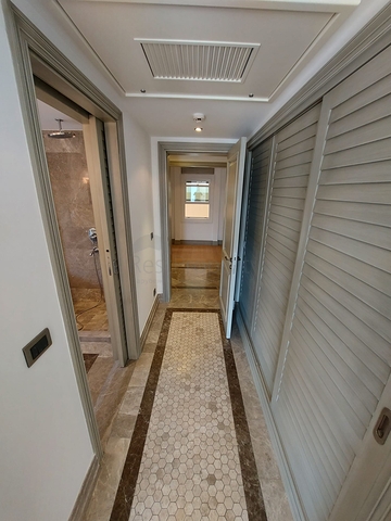 Вилла из натурального камня с шикарным видом на крепость