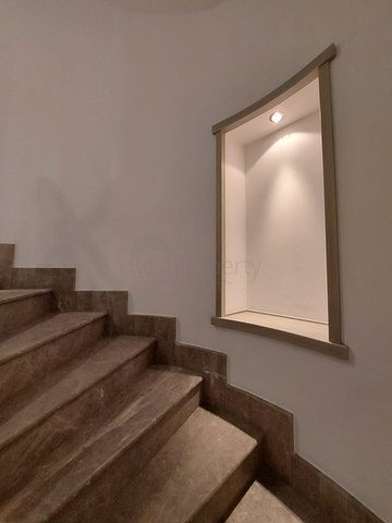 Вилла из натурального камня с шикарным видом на крепость