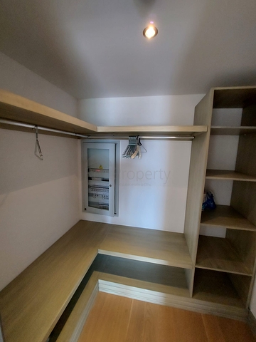 Вилла из натурального камня с шикарным видом на крепость