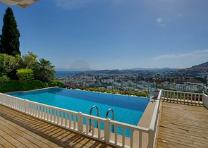 Вилла из натурального камня с шикарным видом на крепость