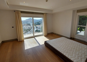 Вилла из натурального камня с шикарным видом на крепость