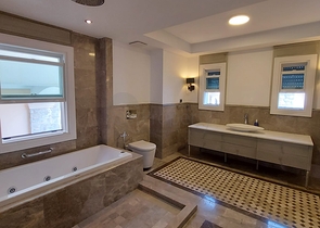 Вилла из натурального камня с шикарным видом на крепость