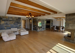 Вилла из натурального камня с шикарным видом на крепость