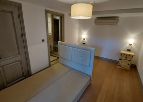 Вилла из натурального камня с шикарным видом на крепость