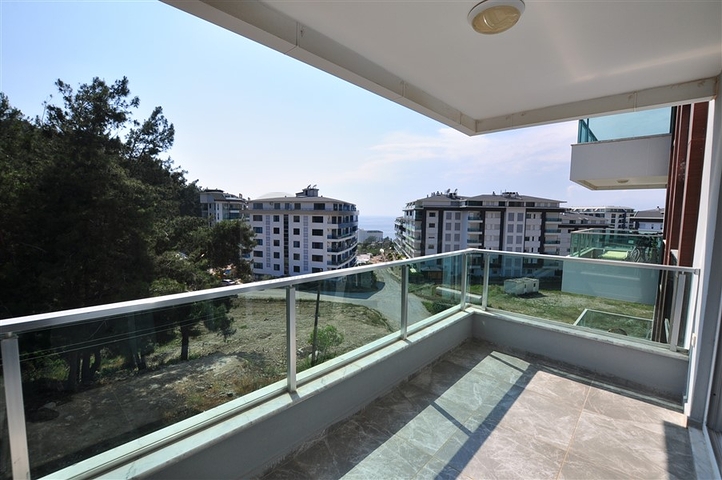 Меблированная квартира 1+1 с видом на хвойный лес в Каргыджак