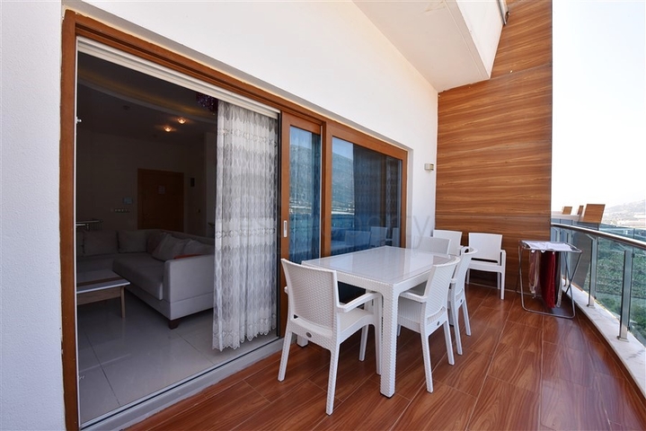 Пентхаус 2+1 в популярном комплексе в Махмутларе