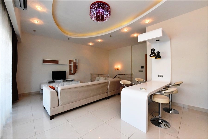 Пентхаус 2+1 в популярном комплексе в Махмутларе