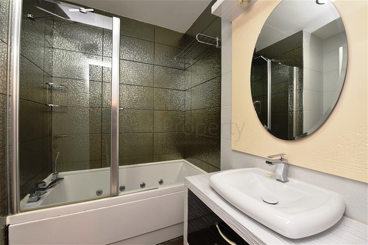 Пентхаус 2+1 в популярном комплексе в Махмутларе