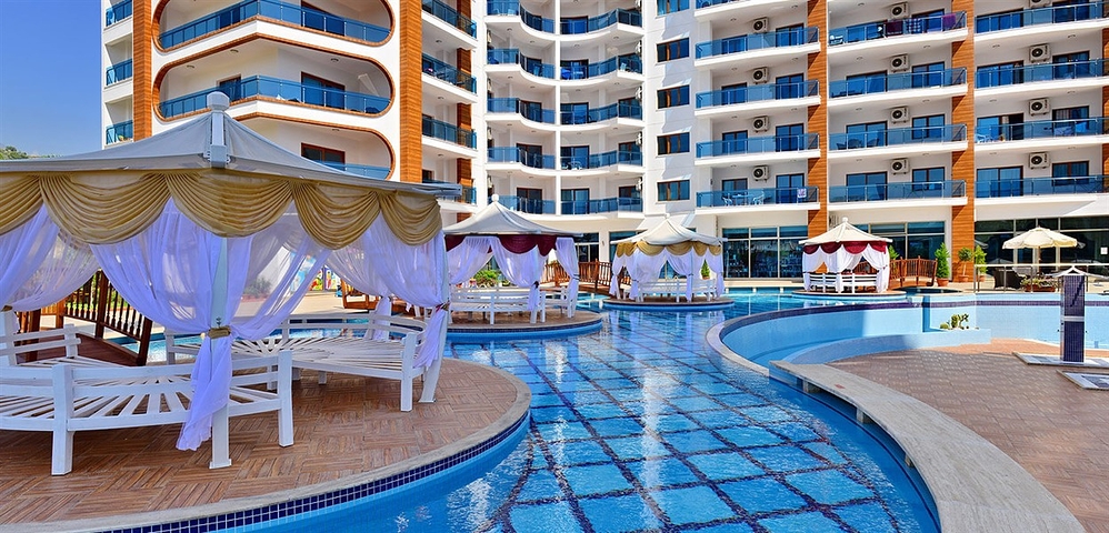 Пентхаус 2+1 в популярном комплексе в Махмутларе