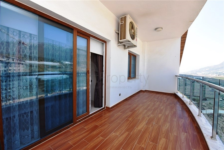 Пентхаус 2+1 в популярном комплексе в Махмутларе