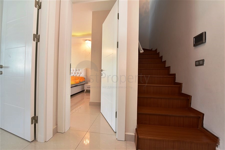 Пентхаус 2+1 в популярном комплексе в Махмутларе