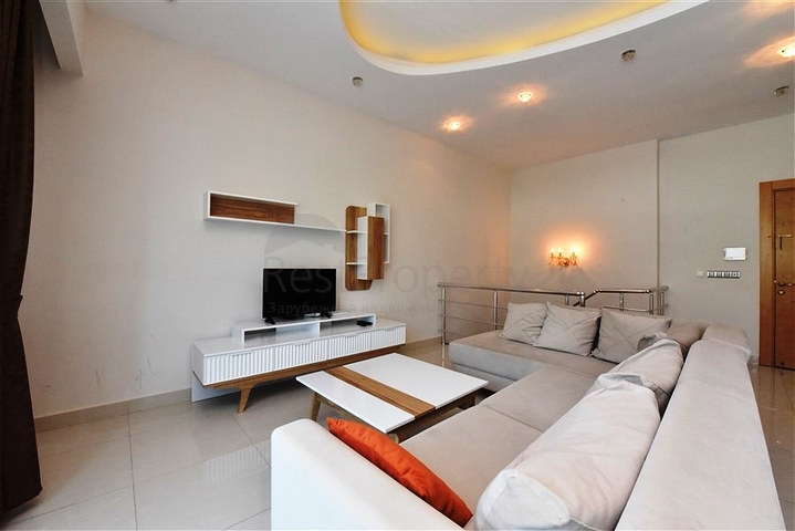 Пентхаус 2+1 в популярном комплексе в Махмутларе