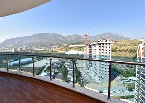 Пентхаус 2+1 в популярном комплексе в Махмутларе