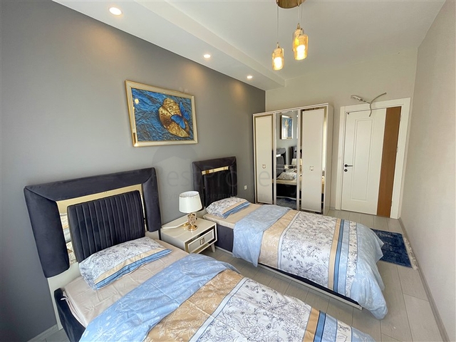 Трехкомнатная квартира с отдельной кухней в районе Паяллар