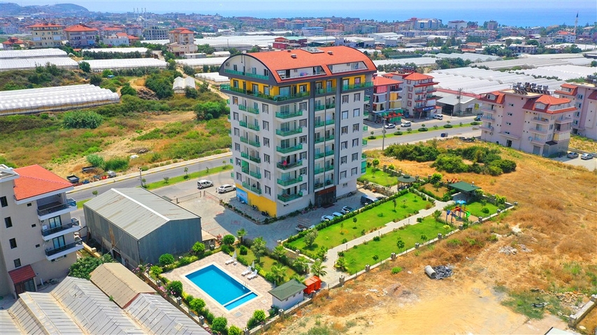 Трехкомнатная квартира с отдельной кухней в районе Паяллар