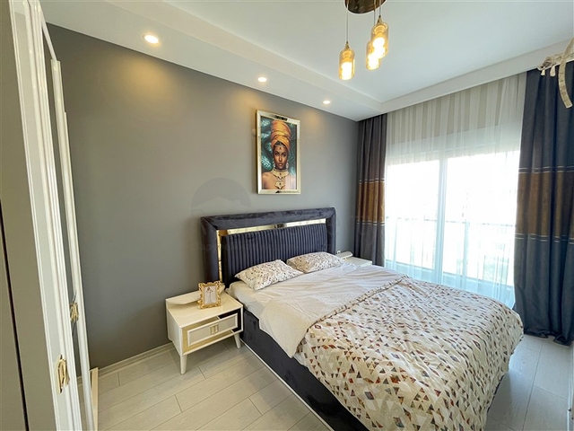 Трехкомнатная квартира с отдельной кухней в районе Паяллар