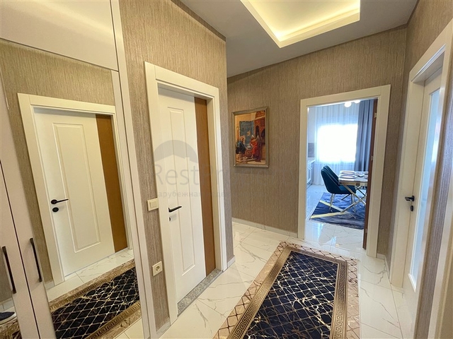 Трехкомнатная квартира с отдельной кухней в районе Паяллар