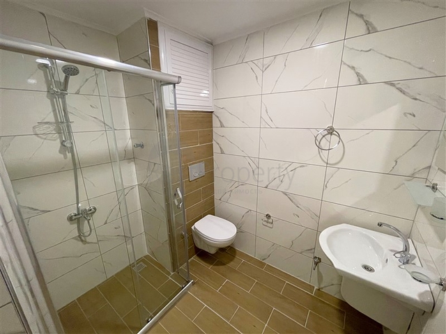 Трехкомнатная квартира с отдельной кухней в районе Паяллар