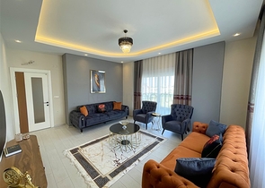 Трехкомнатная квартира с отдельной кухней в районе Паяллар