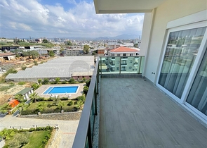 Трехкомнатная квартира с отдельной кухней в районе Паяллар