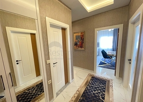 Трехкомнатная квартира с отдельной кухней в районе Паяллар