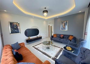 Трехкомнатная квартира с отдельной кухней в районе Паяллар