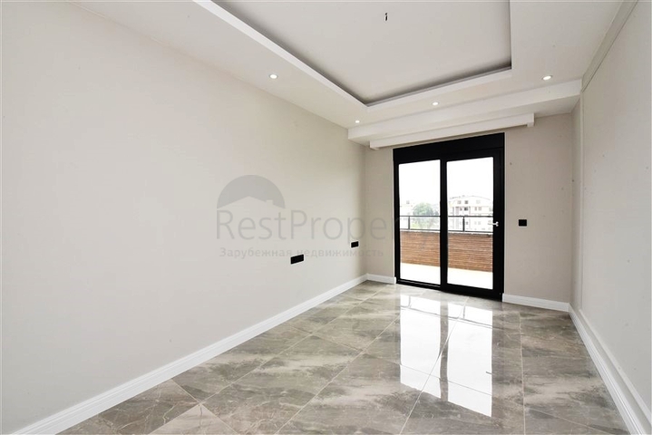 Четырехкомнатный пентхаус в новом жилом доме района Оба