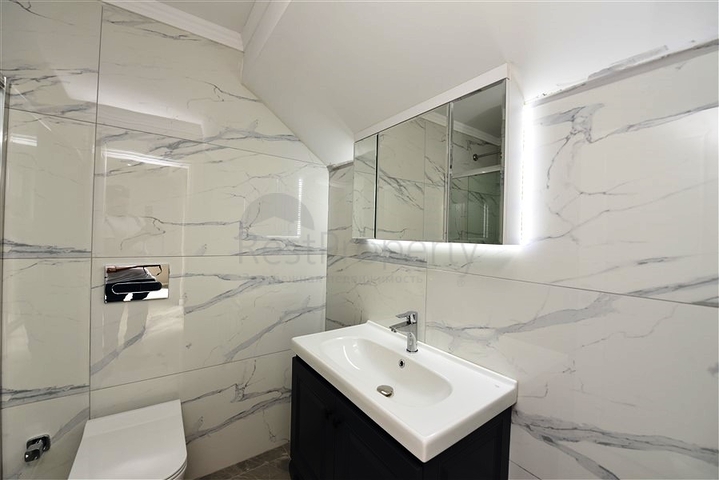 Четырехкомнатный пентхаус в новом жилом доме района Оба