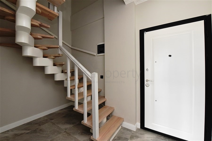 Четырехкомнатный пентхаус в новом жилом доме района Оба