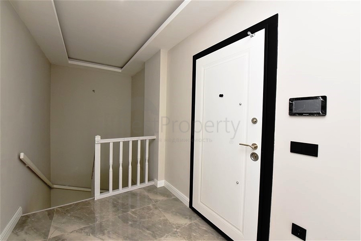 Четырехкомнатный пентхаус в новом жилом доме района Оба