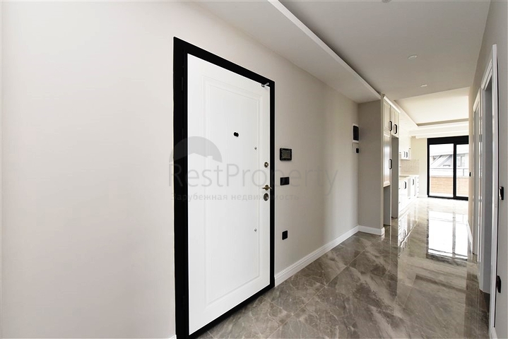 Четырехкомнатный пентхаус в новом жилом доме района Оба