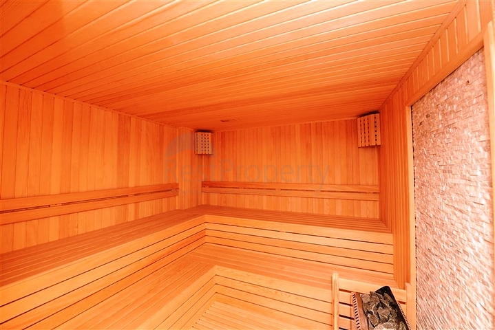 Четырехкомнатный пентхаус в новом жилом доме района Оба