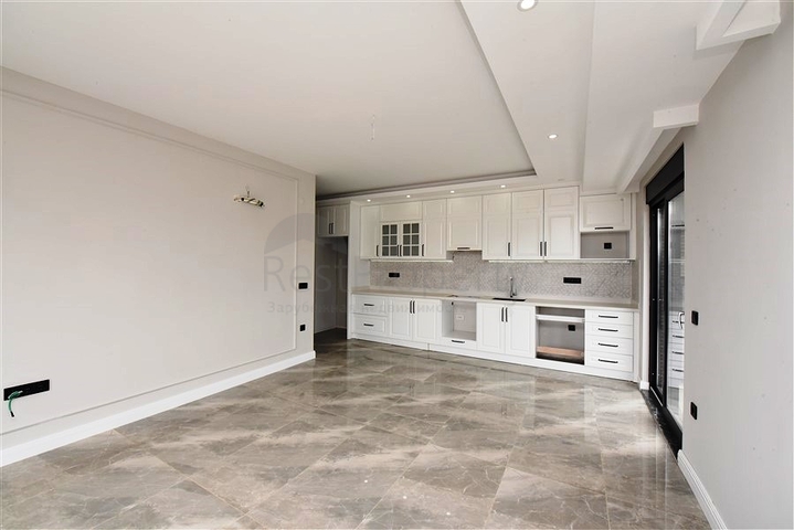 Четырехкомнатный пентхаус в новом жилом доме района Оба