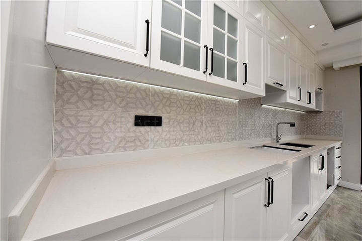 Четырехкомнатный пентхаус в новом жилом доме района Оба