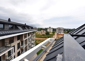 Четырехкомнатный пентхаус в новом жилом доме района Оба