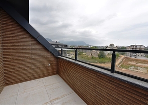 Четырехкомнатный пентхаус в новом жилом доме района Оба