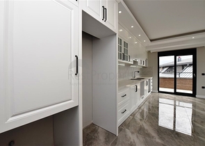 Четырехкомнатный пентхаус в новом жилом доме района Оба