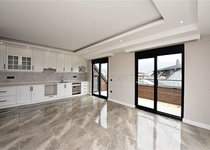 Четырехкомнатный пентхаус в новом жилом доме района Оба