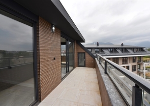 Четырехкомнатный пентхаус в новом жилом доме района Оба