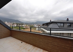 Четырехкомнатный пентхаус в новом жилом доме района Оба